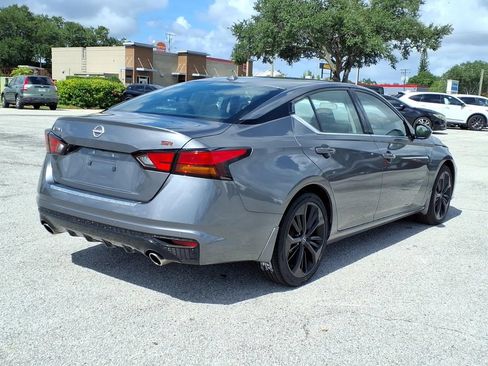 Used 2023 Nissan Altima 2.5 SR w/ SR Premium Package FWD image 7