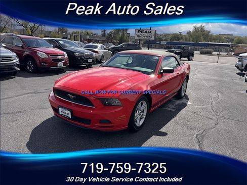 Used 2014 Ford Mustang Convertible RWD image 3