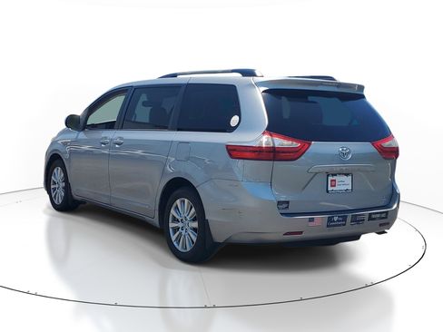 Certified 2017 Toyota Sienna LE AWD/4WD image 4