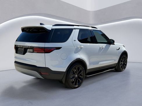 New 2026 Land Rover Discovery S image 4