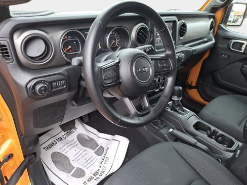Used 2021 Jeep Gladiator Willys image 15