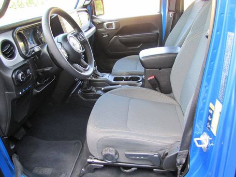 Used 2024 Jeep Wrangler Unlimited AWD/4WD image 14