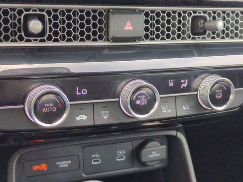 Used 2025 Honda Civic Sport image 31