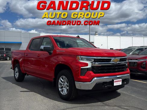 Used 2022 Chevrolet Silverado 1500 LT AWD/4WD image 1