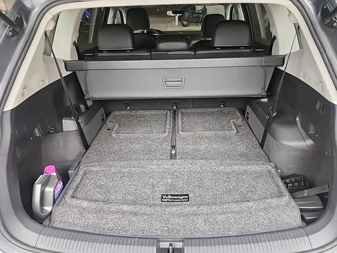 Used 2022 Volkswagen Tiguan SE image 9