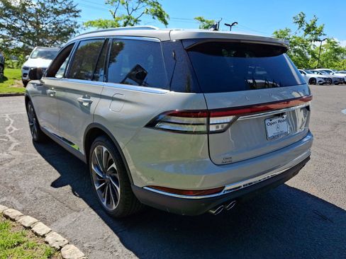 Used 2023 Lincoln Aviator Reserve w/ Equipment Group 201A AWD/4WD image 4