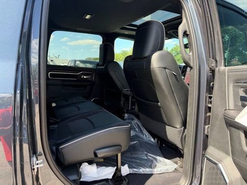 New 2026 RAM 3500 Laramie AWD/4WD image 32