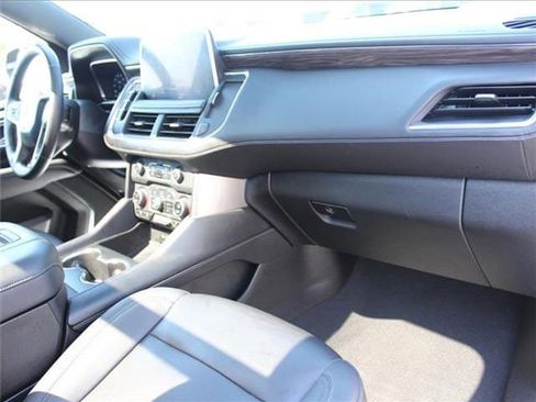 Used 2023 Chevrolet Suburban Z71 image 28