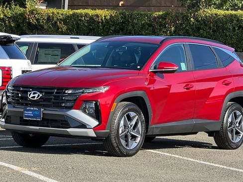 Certified 2025 Hyundai Tucson SEL AWD/4WD image 10