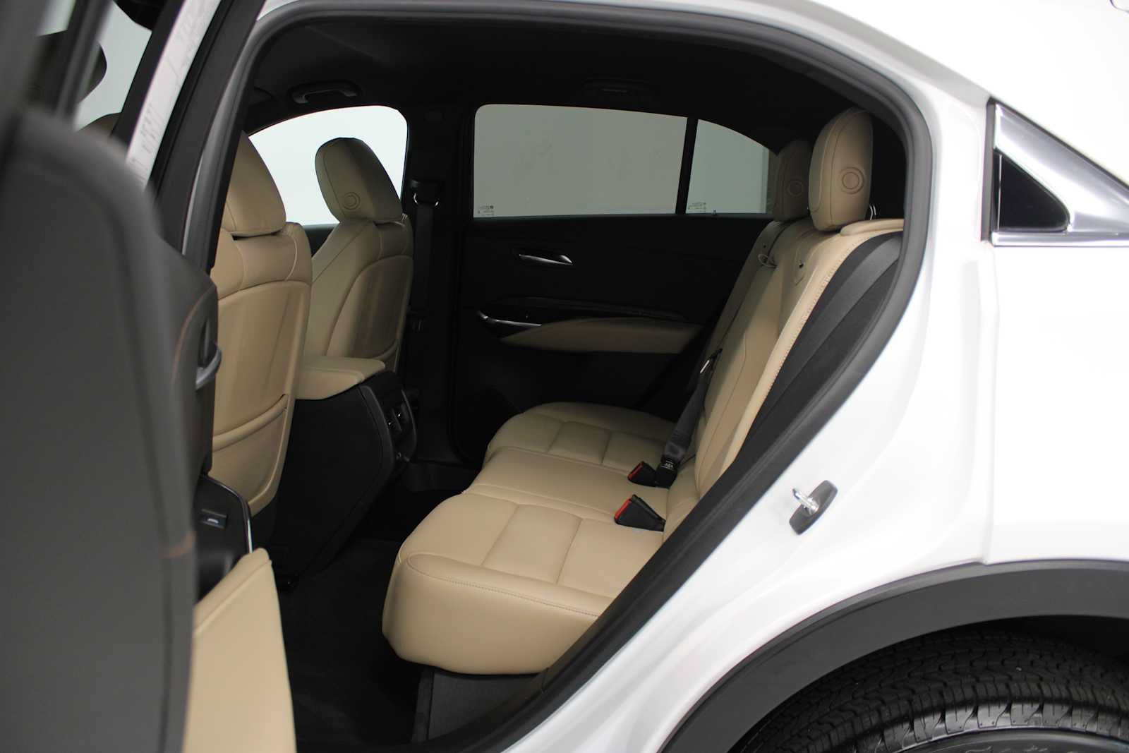 Used 2024 Cadillac XT4 Premium Luxury w/ Cold Weather Package AWD/4WD image 37