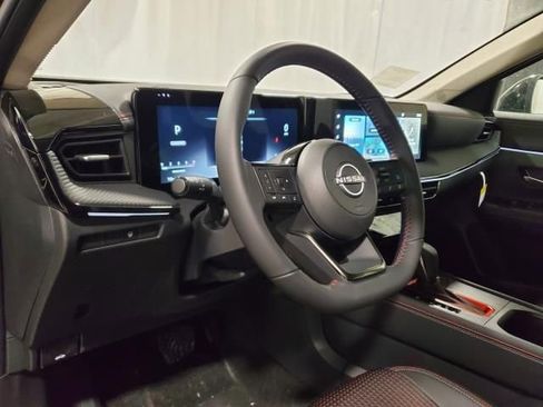 Used 2025 Nissan Kicks SR AWD/4WD image 16