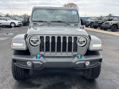 Used 2022 Jeep Wrangler Unlimited Sahara w/ Cold Weather Group image 8