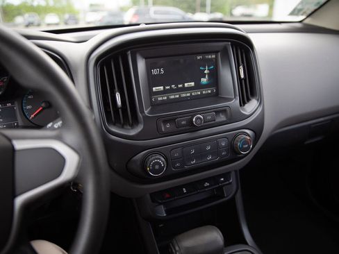Used 2018 Chevrolet Colorado W/T w/ WT Convenience Package AWD/4WD image 13