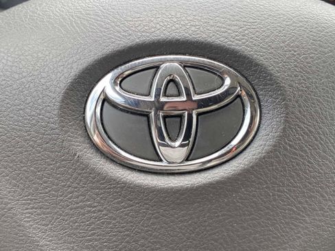 Used 2010 Toyota Corolla LE FWD image 22