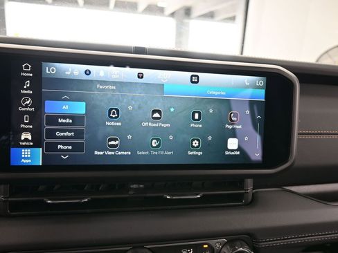 Used 2024 Jeep Gladiator Sport w/ Premium Package image 21