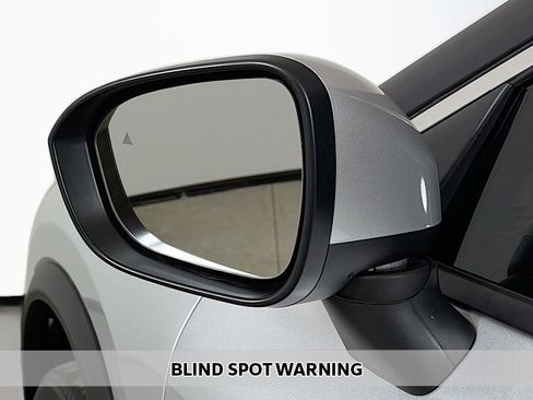 Used 2023 Nissan Rogue SV AWD/4WD image 4