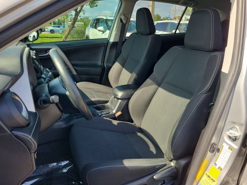 Used 2018 Toyota RAV4 XLE FWD image 16