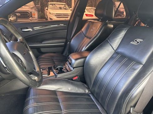 Used 2019 Chrysler 300 S image 6