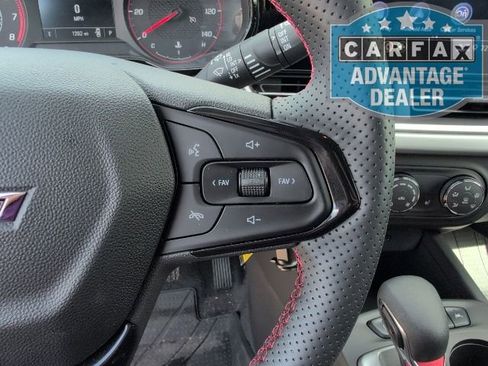 Used 2024 Chevrolet Trax RS FWD image 17