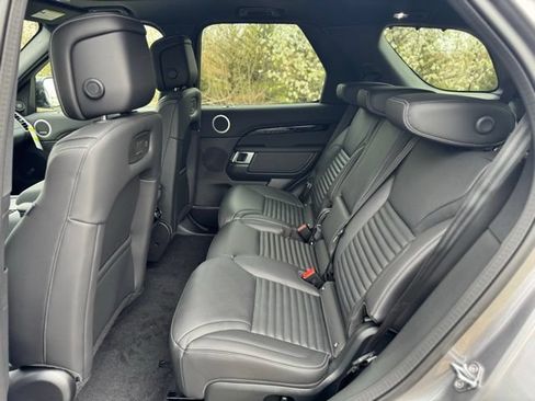 New 2026 Land Rover Discovery S AWD/4WD image 19