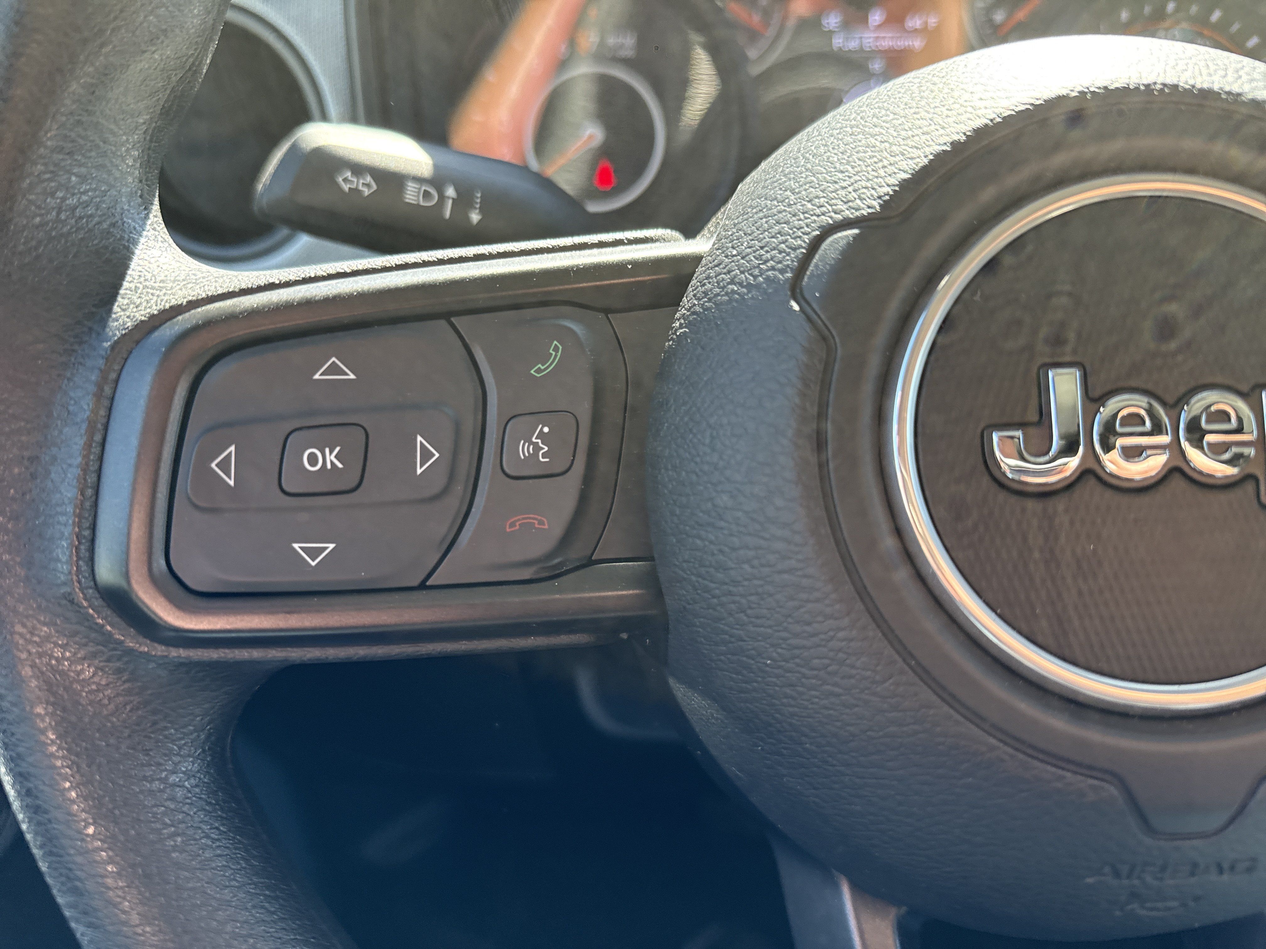 Used 2025 Jeep Gladiator Sport AWD/4WD image 18