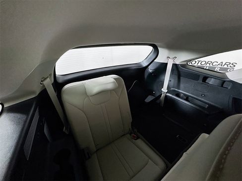 Used 2025 Kia Sorento S image 26