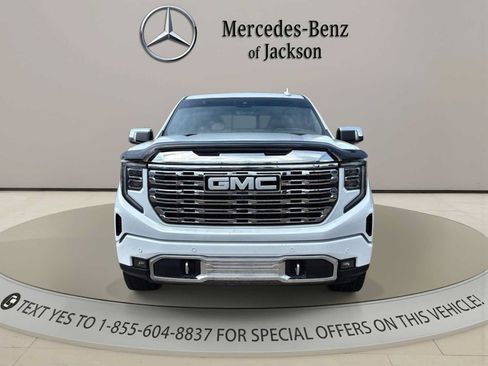 Used 2022 GMC Sierra 1500 Denali w/ Denali Reserve Package AWD/4WD image 8