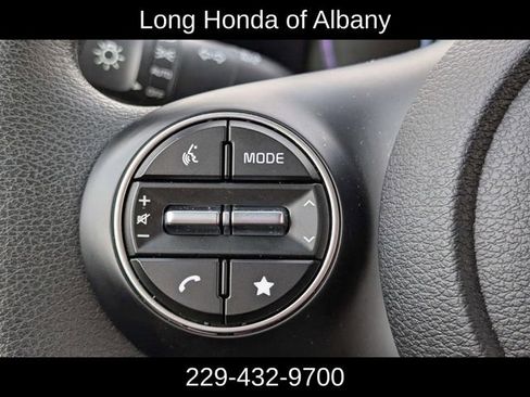 Used 2025 Kia Soul LX FWD image 29