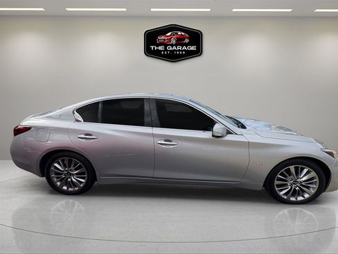 Used 2018 INFINITI Q50 Luxe w/ Essential Package (3.0T Luxe) image 11