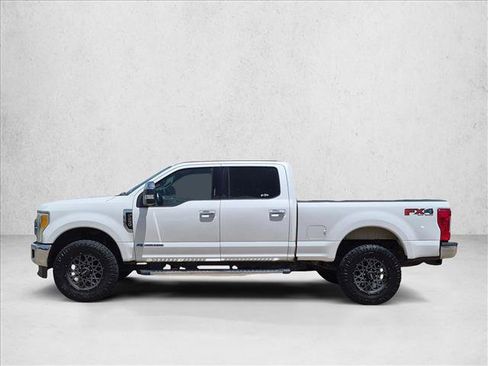 Used 2017 Ford F250 Lariat w/ Chrome Package AWD/4WD image 8