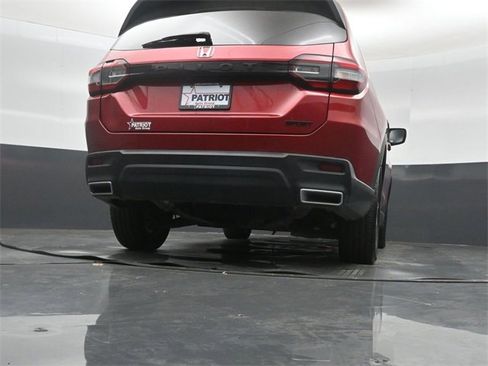 Used 2025 Honda Pilot Sport image 44