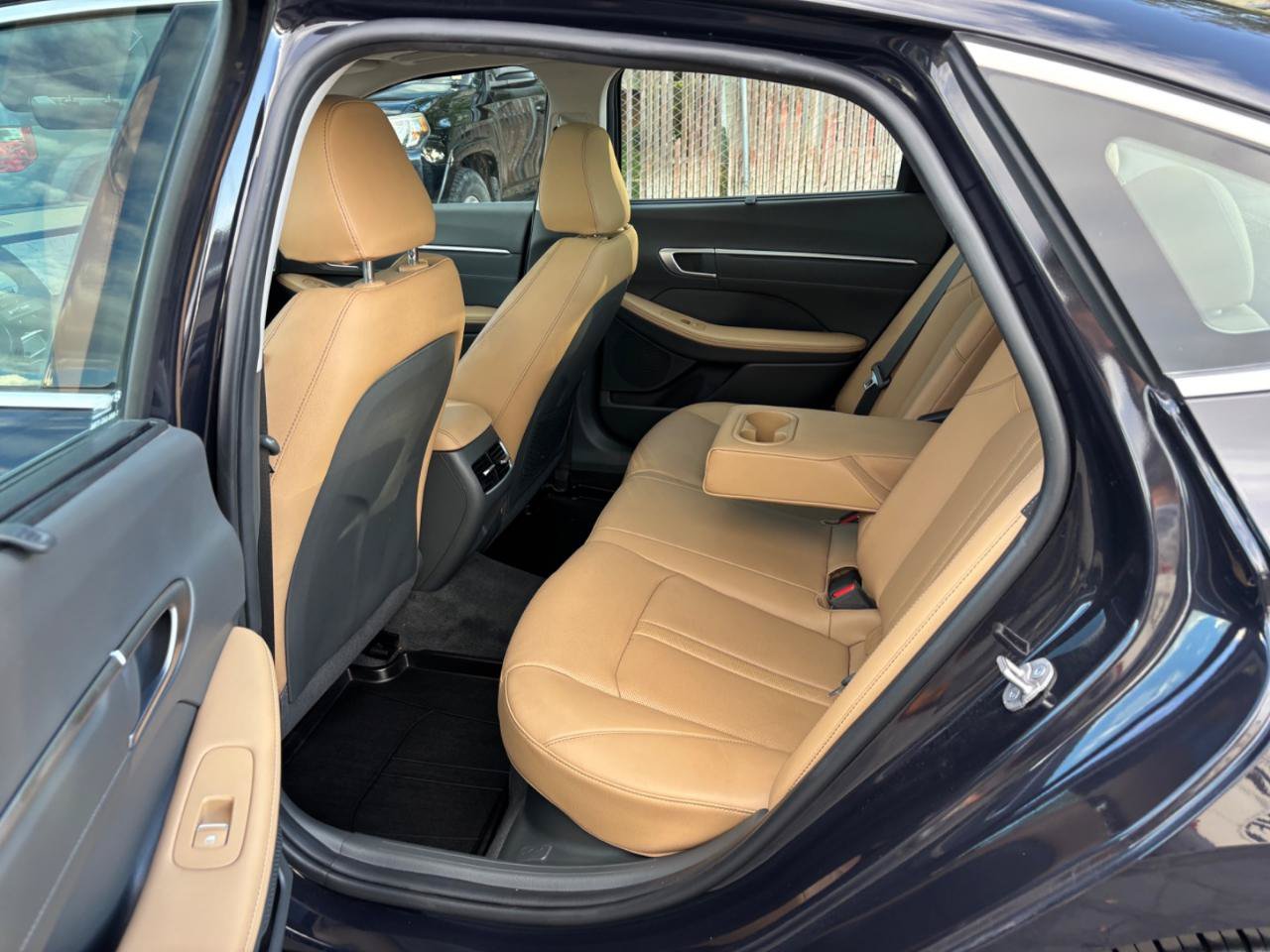 Used 2024 Hyundai Sonata Limited FWD image 17