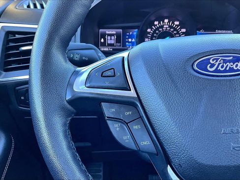 Used 2023 Ford Edge Titanium image 23