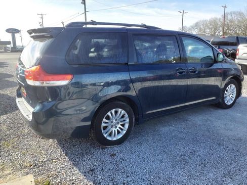Used 2012 Toyota Sienna XLE FWD image 4