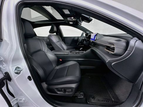 Certified 2026 Toyota Crown Platinum AWD/4WD image 30