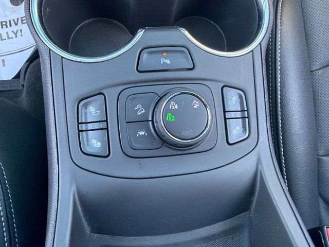 Certified 2024 GMC Terrain SLT w/ Tech Package AWD/4WD image 31