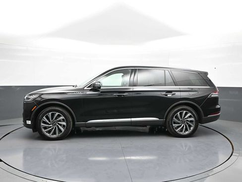 Used 2026 Lincoln Aviator AWD image 9