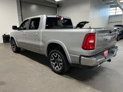 Used 2025 RAM 1500 Laramie AWD/4WD image 5