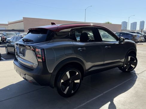 Used 2025 Nissan Kicks SR w/ SR Premium Package image 4