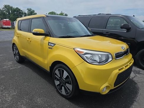 Used 2015 Kia Soul ! w/ Sun & Sound Package FWD image 2