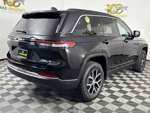 New 2025 Jeep Grand Cherokee Limited w/ Trailer Tow Package AWD/4WD image 10