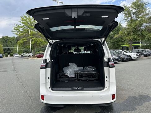 New 2025 Volkswagen ID. Buzz Pro S image 21
