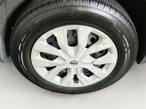 Used 2018 Nissan Rogue S AWD/4WD image 11