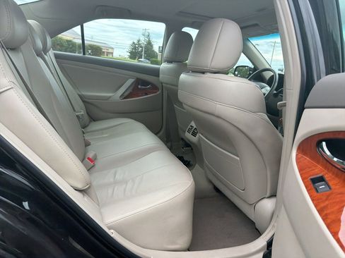 Used 2011 Toyota Camry XLE w/ XLE Extra-Value Pkg #2 FWD image 15