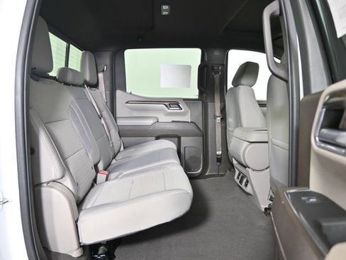 Used 2022 Chevrolet Silverado 1500 LT image 16