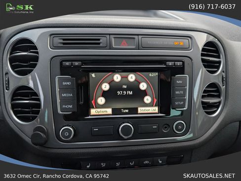 Used 2013 Volkswagen Tiguan SEL image 21