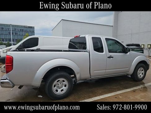 Used 2011 Nissan Frontier S w/ S Preferred Pkg image 4