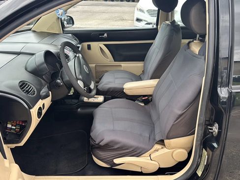 Used 2008 Volkswagen Beetle S FWD image 10