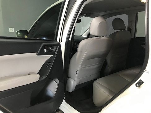 Used 2015 Subaru Forester 2.5i Limited w/ Popular Package #2 AWD/4WD image 15