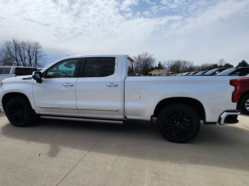 Used 2023 Chevrolet Silverado 1500 High Country w/ Technology Package image 9
